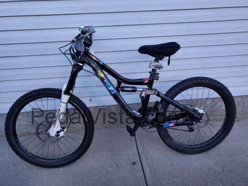 Specialized Grom Hit specs and reviews